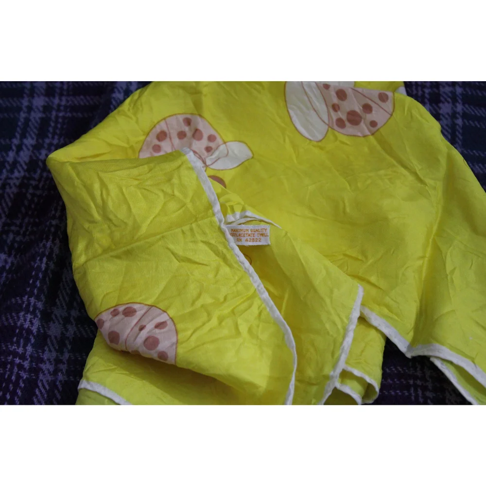 Vintage Made in Japan Yellow Ladybug Scarf - Picture 5 of 5